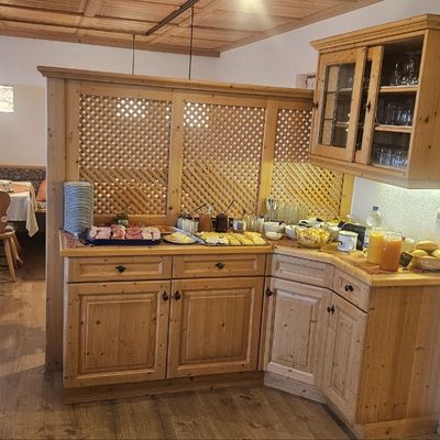 bedienen Sie sich an unserem Frühstücksbuffet
